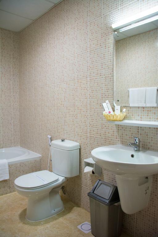 President Suites Apartments Манама Экстерьер фото