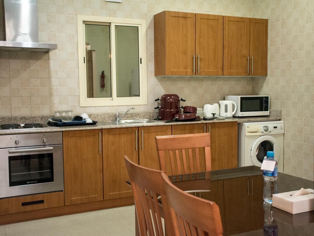 President Suites Apartments Манама Экстерьер фото
